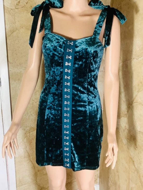 Forever 21 Dresses & Skirts - Forever 21 Velvet Tie-Shoulder Bodycon Mini Dress in Teal - Size S